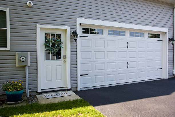 24/7 Emergency Garage Door Panel Replacement experts in Hancock County County, TN
